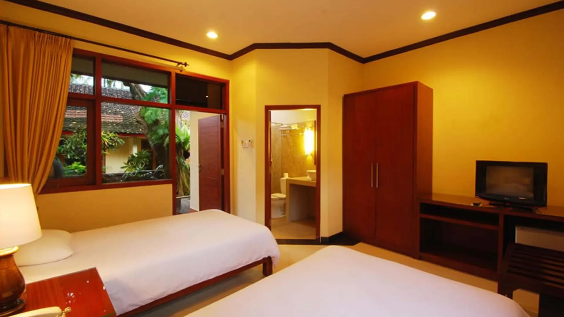 Yulia Beach Inn Kuta Kuta  Kuta (Bali)