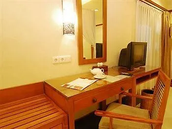 Yulia Beach Inn Kuta Kuta  Hotel