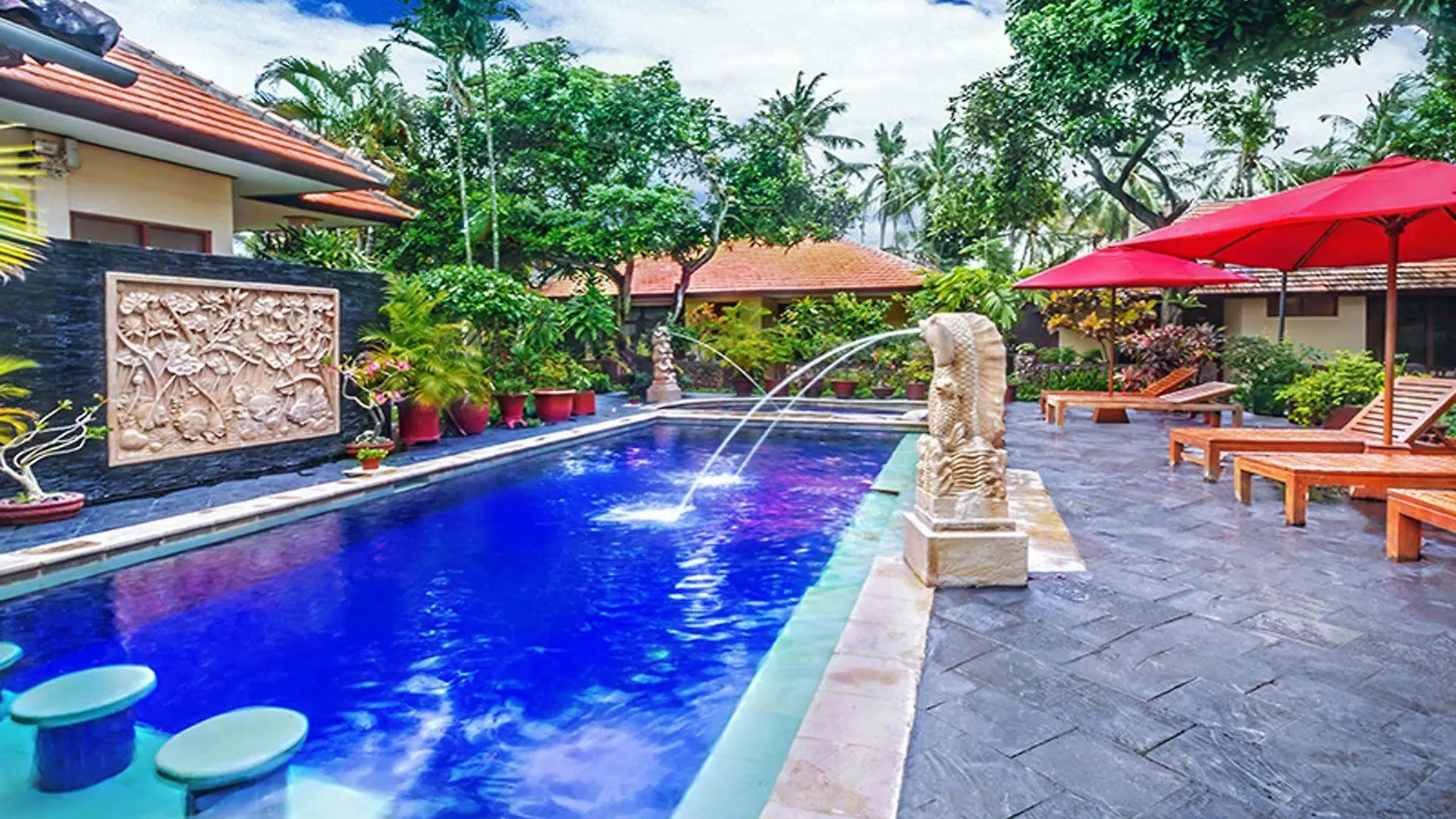 Yulia Beach Inn Kuta location