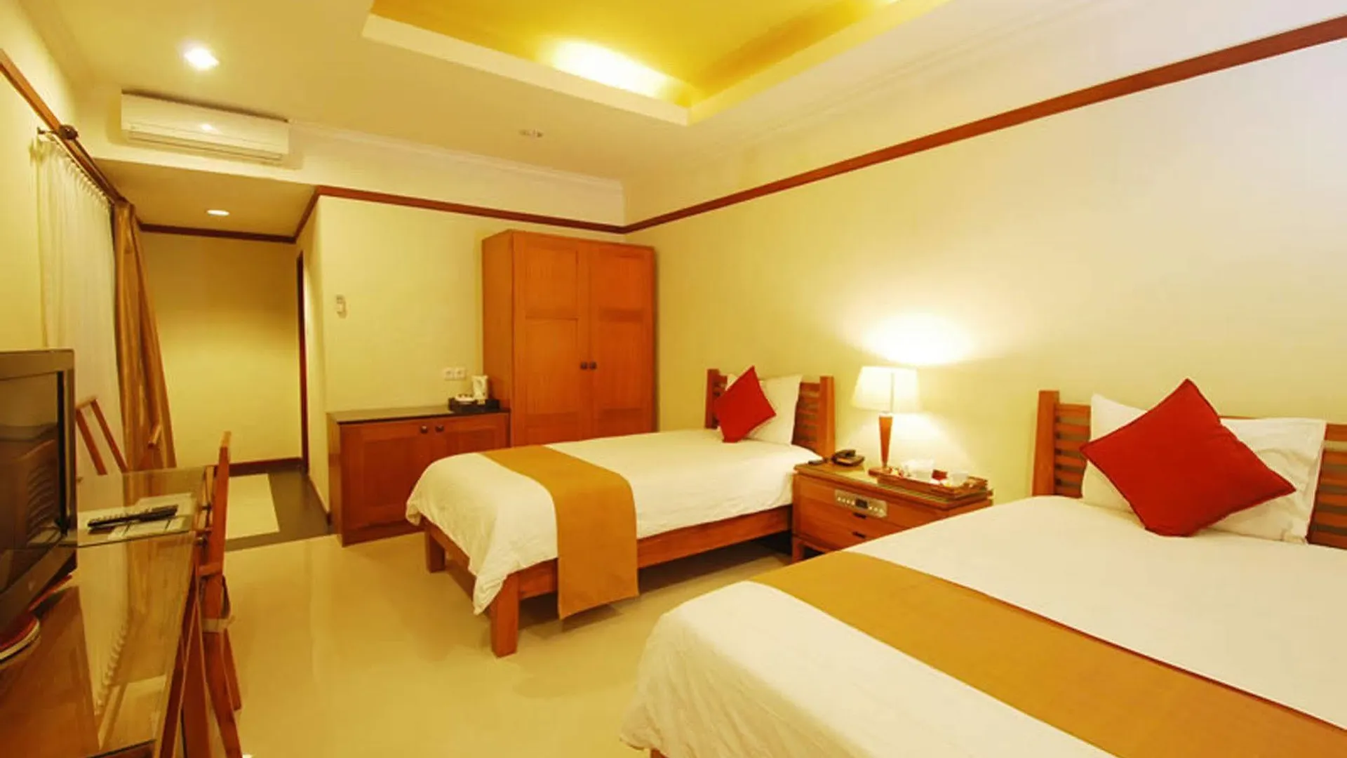Yulia Beach Inn Kuta Kuta  Hotel Kuta (Bali)