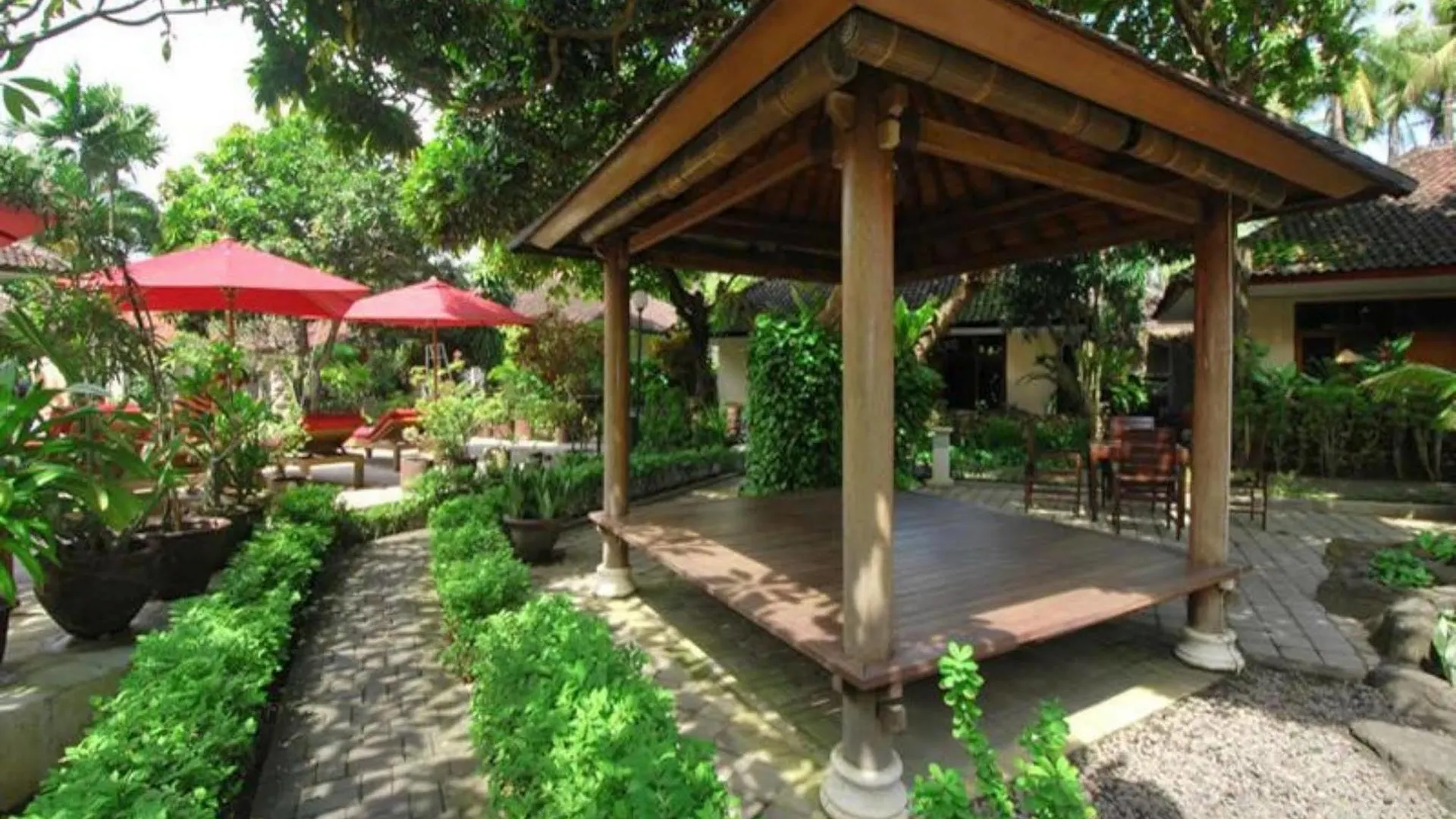 Yulia Beach Inn Kuta Kuta