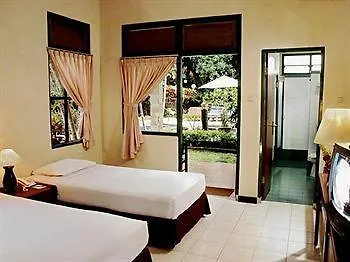 Yulia Beach Inn Kuta Kuta  3*, Kuta (Bali)